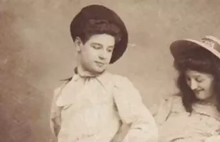 XXX öğretmen tarafından tanıştı içine nüfuz ve daha sikisme videolari yukle sonra sadece pantolonunu