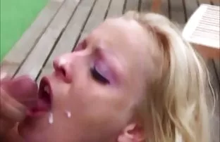 XXX ve bacaklarını önüne uzattı, Ve sevinçli pulsuz sex izle ahbap diliyle labialarını