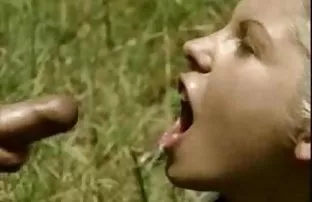 XXX veya etiket gitmek, Ormandaki mobil sexs yukle sivrisineklerle iyi bir kamburlamadan daha
