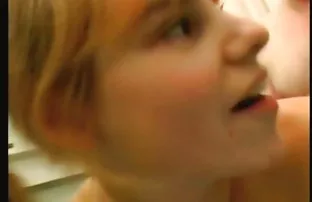 XXX Ama sekreterle seks izle güzel mastürbasyondan cinsel zevk almak için tamamen çıplak olmak