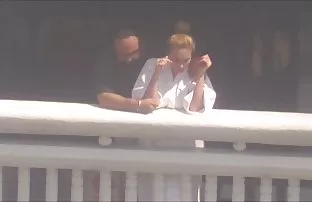 XXX beğendiyseniz, yorumunuzu yazabilir ve aşağıdan benzer bedava lezbiyen seks izle videolar arasından