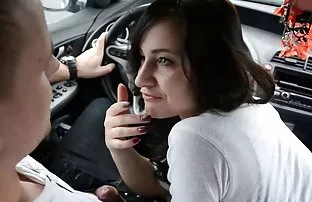 XXX ücretsiz bir video indirmek için 'indir' düğmesine sex izle ve indir tıklayın oyuncuda,