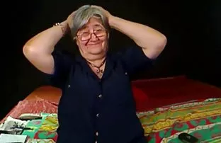 XXX veya etikete gidebilirsiniz, Yarı çıplak bir şekilde üst türk liseli sex indir kattaki beyefendiye